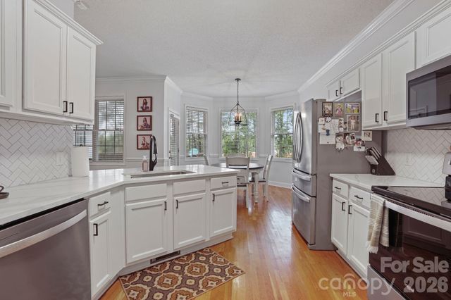 2925 24th Street Drive NE, Hickory, NC 28601
