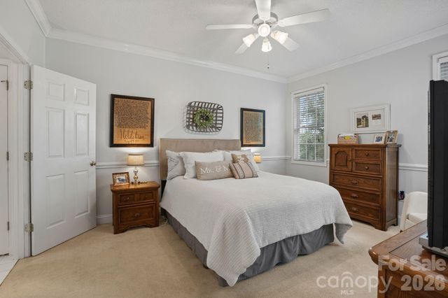 2925 24th Street Drive NE, Hickory, NC 28601