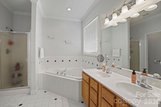 2925 24th Street Drive NE, Hickory, NC 28601