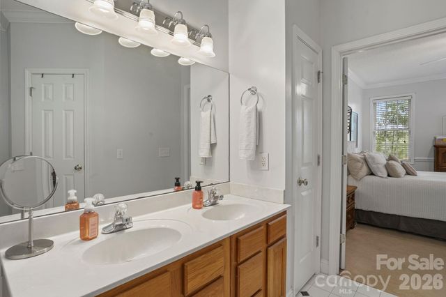 2925 24th Street Drive NE, Hickory, NC 28601