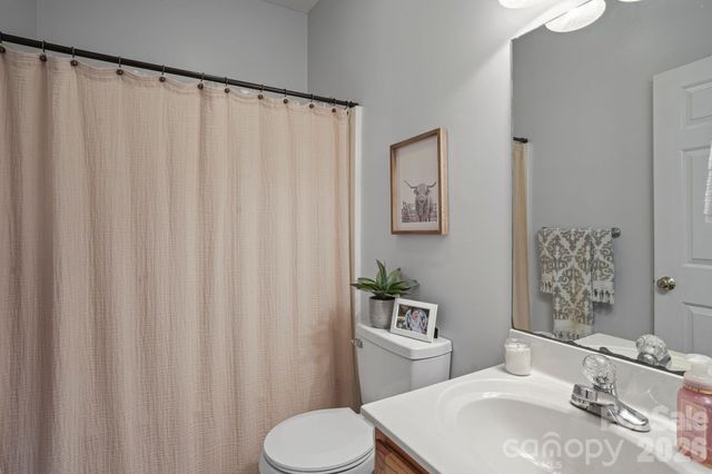 2925 24th Street Drive NE, Hickory, NC 28601