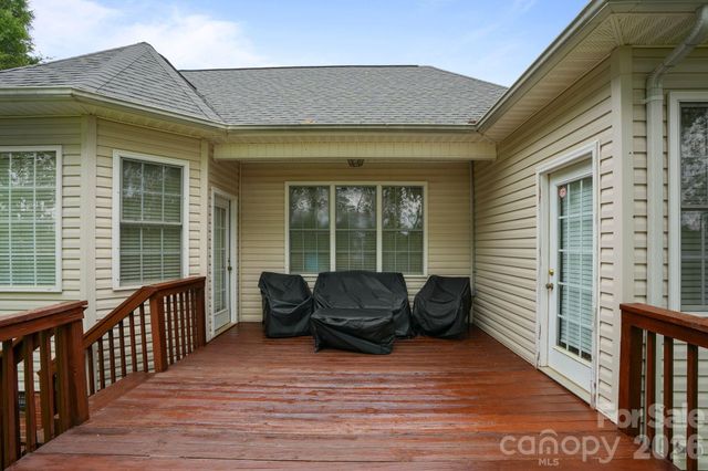 2925 24th Street Drive NE, Hickory, NC 28601