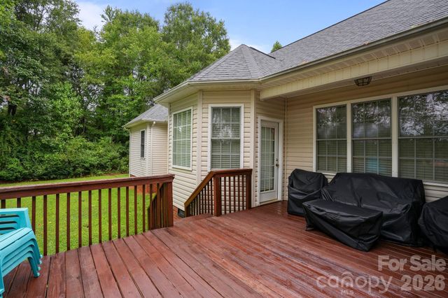 2925 24th Street Drive NE, Hickory, NC 28601