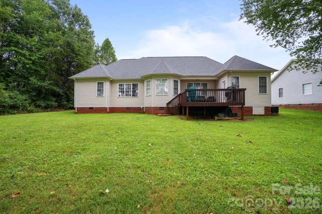 2925 24th Street Drive NE, Hickory, NC 28601
