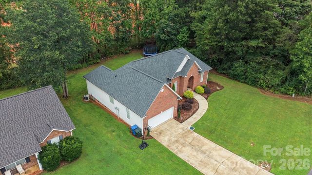 2925 24th Street Drive NE, Hickory, NC 28601