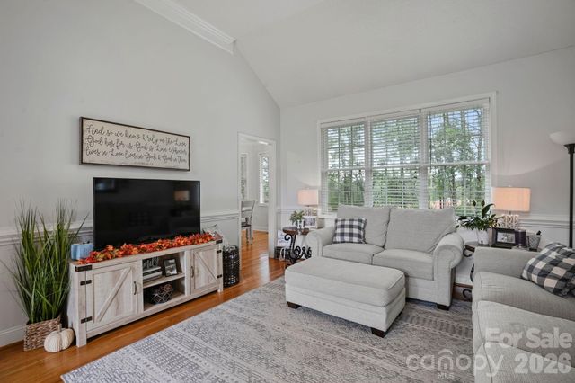 2925 24th Street Drive NE, Hickory, NC 28601
