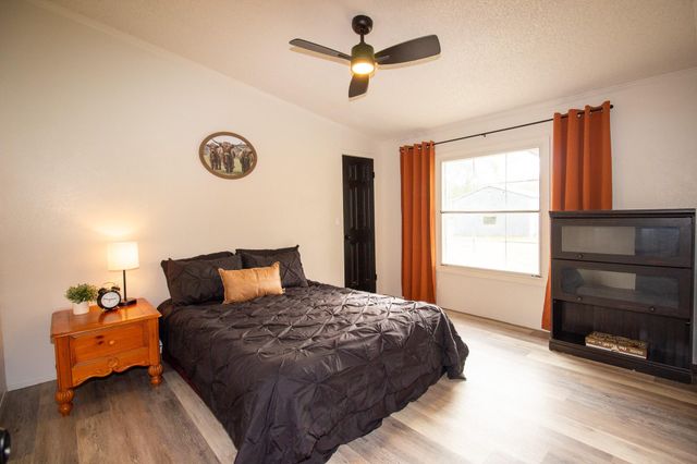 42857 Henson Road, Hempstead, TX 77445