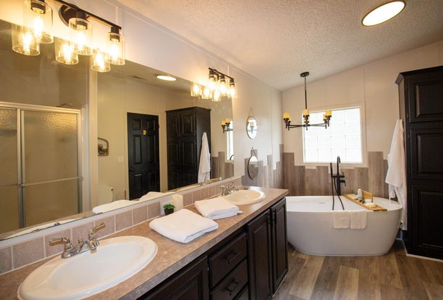 42857 Henson Road, Hempstead, TX 77445