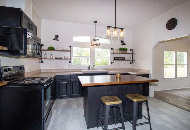 42857 Henson Road, Hempstead, TX 77445