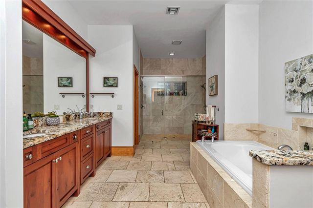 7000 NW HWY 320, Micanopy, FL 32667