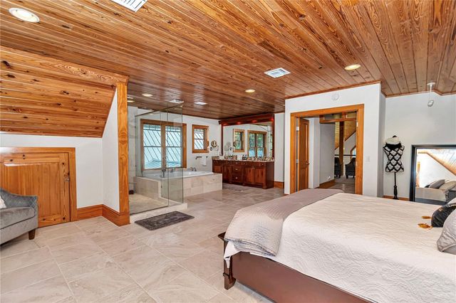 7000 NW HWY 320, Micanopy, FL 32667
