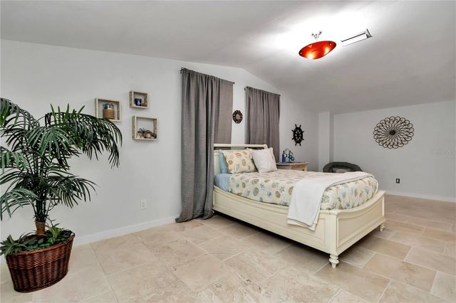 7000 NW HWY 320, Micanopy, FL 32667
