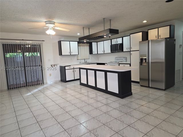 2232 SW 13th St, Miami, FL 33145