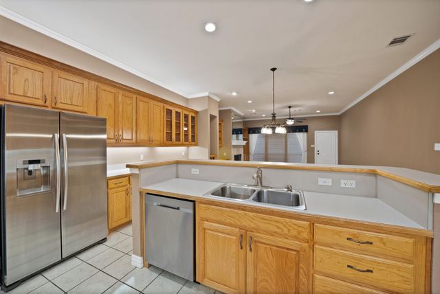 1220 Woodland Park Drive, Hurst, TX 76053