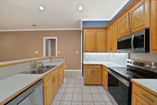 1220 Woodland Park Drive, Hurst, TX 76053