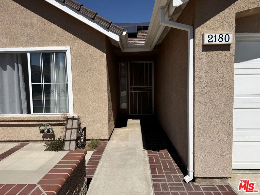2180 Glenwood Avenue, Hemet, CA 92545