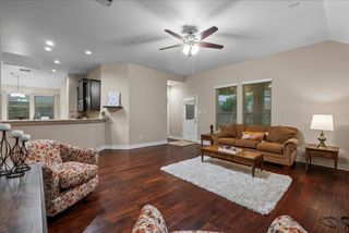 634 Pedernales Street, Webster, TX 77598