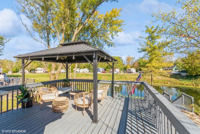 77 Dinosaur Road, Wilmington, IL 60481