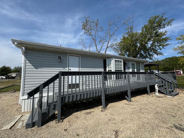 77 Dinosaur Road, Wilmington, IL 60481