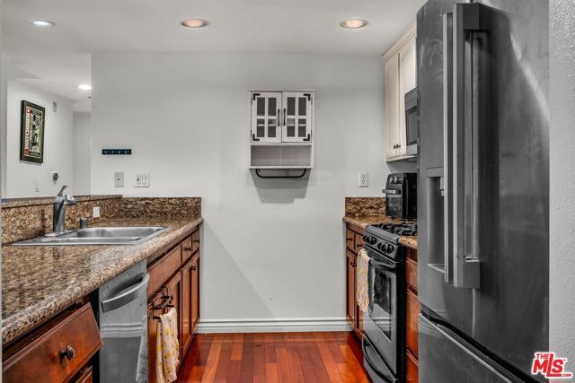 4832 Whitsett Avenue 202, Valley Village, CA 91607