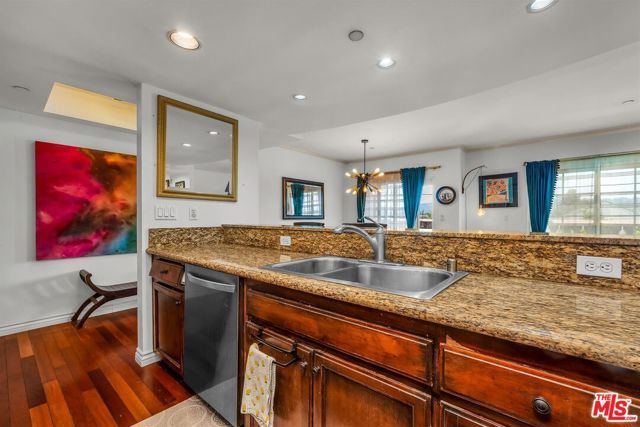 4832 Whitsett Avenue 202, Valley Village, CA 91607