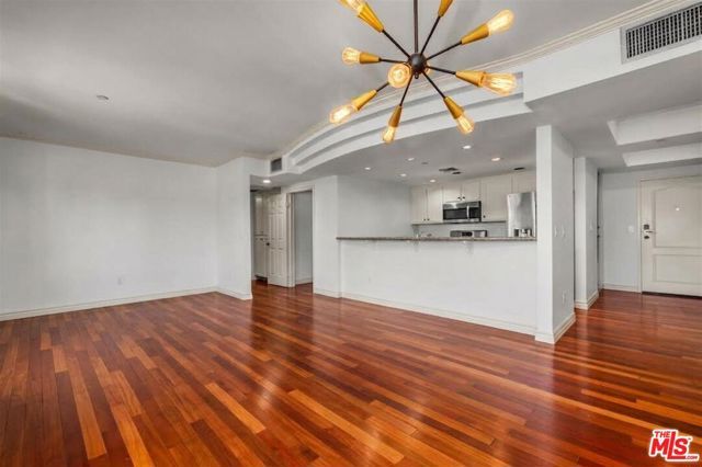 4832 Whitsett Avenue 202, Valley Village, CA 91607