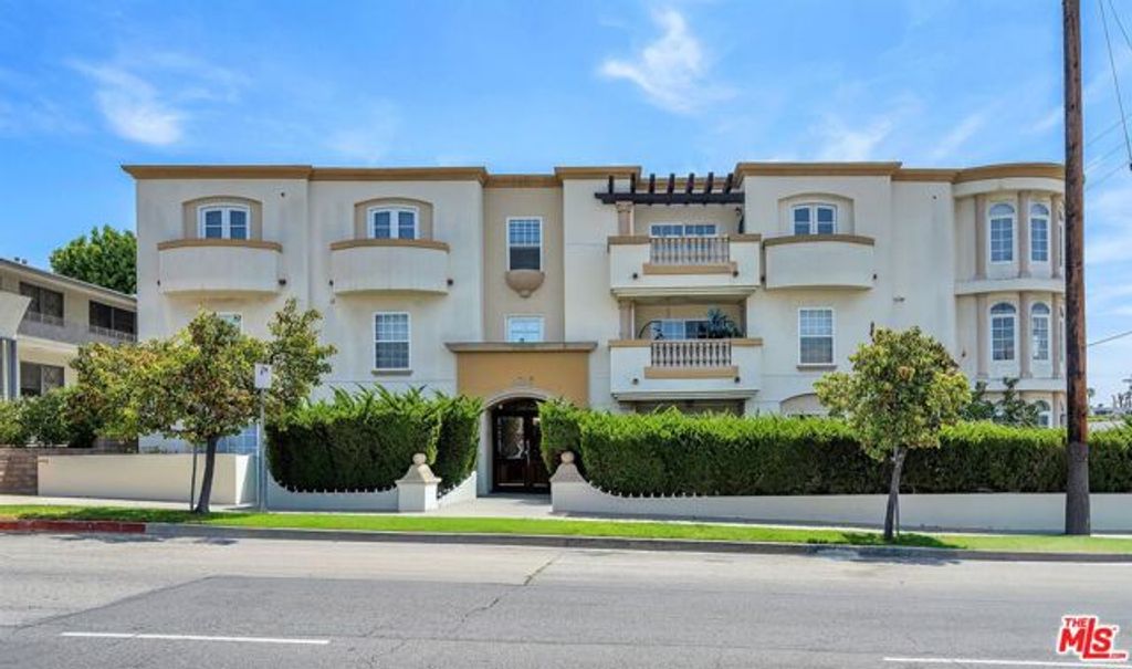 4832 Whitsett Avenue 202, Valley Village, CA 91607