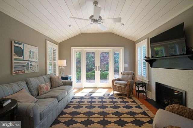 228 2ND ST, Lewes, DE 19958