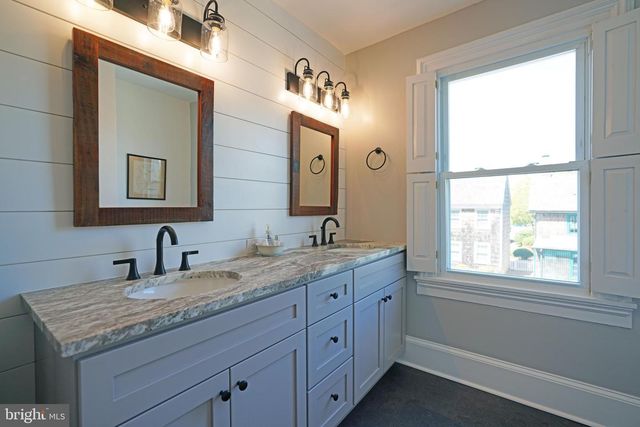 228 2ND ST, Lewes, DE 19958