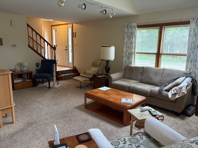 7932 Stewart Drive, Darien, IL 60561