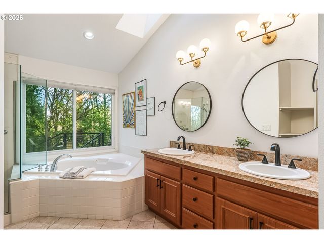 16845 Sw CAMBRIDGE Dr, Portland, OR 97224