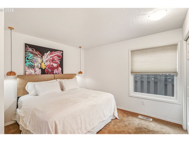 16845 Sw CAMBRIDGE Dr, Portland, OR 97224