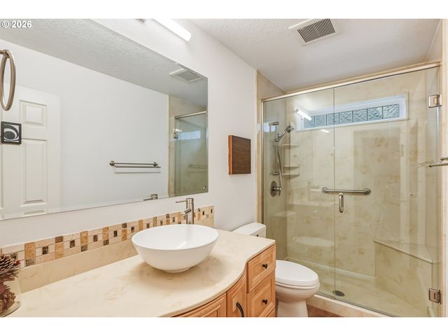 16845 Sw CAMBRIDGE Dr, Portland, OR 97224