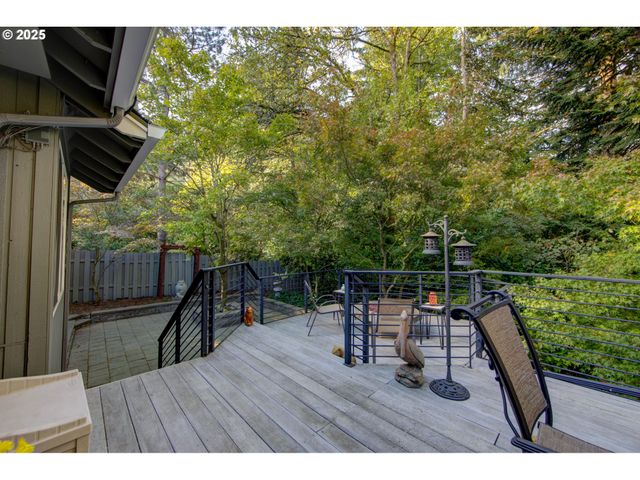 16845 Sw CAMBRIDGE Dr, Portland, OR 97224