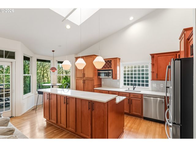 16845 Sw CAMBRIDGE Dr, Portland, OR 97224