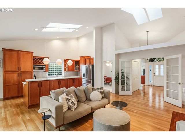 16845 Sw CAMBRIDGE Dr, Portland, OR 97224