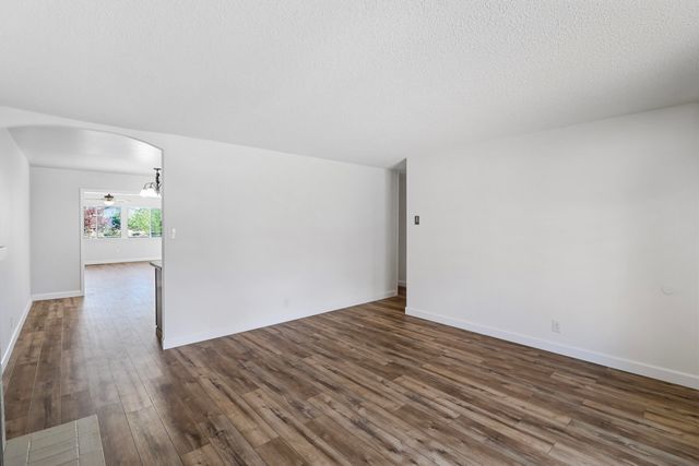 1525 Oak Street, Redding, CA 96001