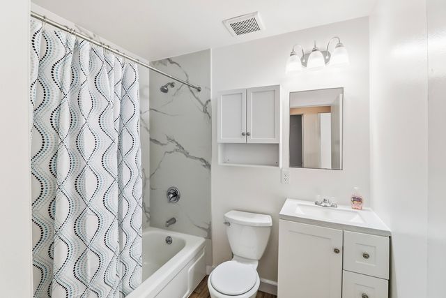 1525 Oak Street, Redding, CA 96001