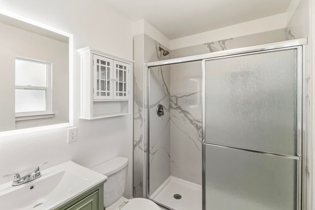 1525 Oak Street, Redding, CA 96001