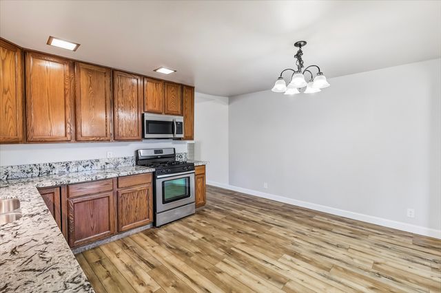 1525 Oak Street, Redding, CA 96001