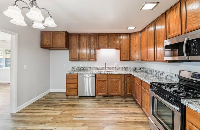 1525 Oak Street, Redding, CA 96001