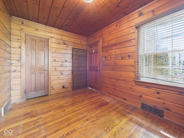 106 Sheffield Avenue, Anderson, IN 46011