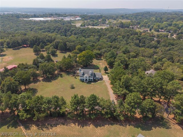 2411 Pauls Valley Lane, Alma, AR 72921