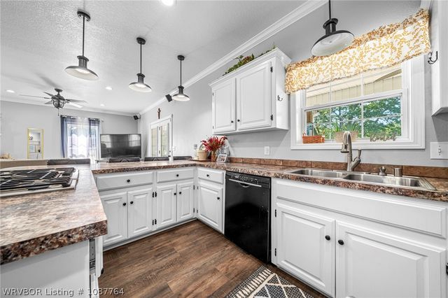 2411 Pauls Valley Lane, Alma, AR 72921