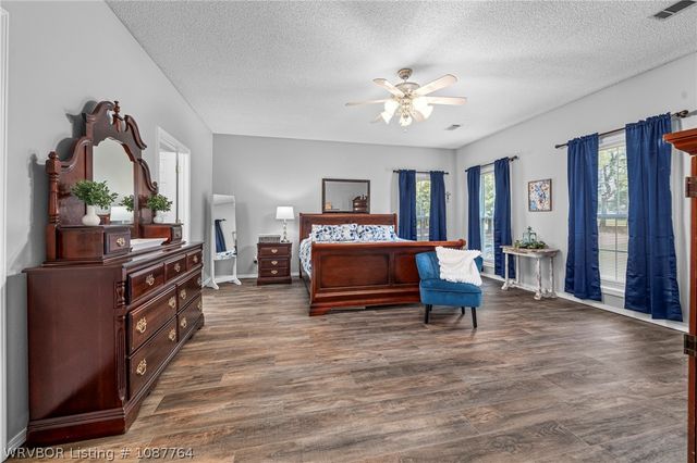 2411 Pauls Valley Lane, Alma, AR 72921