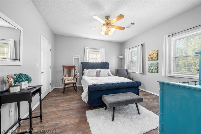 2411 Pauls Valley Lane, Alma, AR 72921