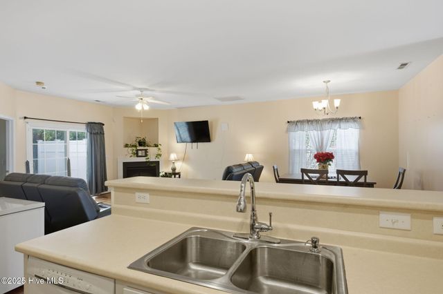 1616 Honeybee Lane, Wilmington, NC 28412