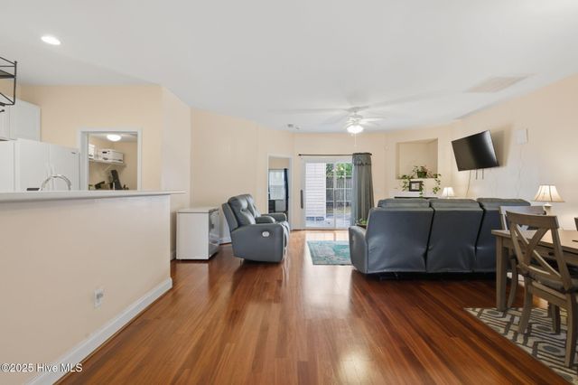 1616 Honeybee Lane, Wilmington, NC 28412