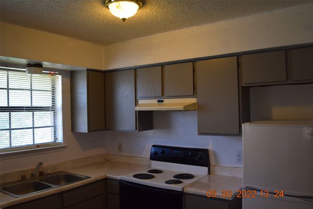 1705 Patricia Street, Arlington, TX 76012