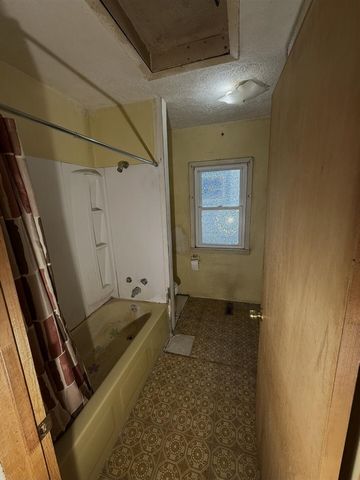 2856 Longstreet Avenue, Wyoming, MI 49509